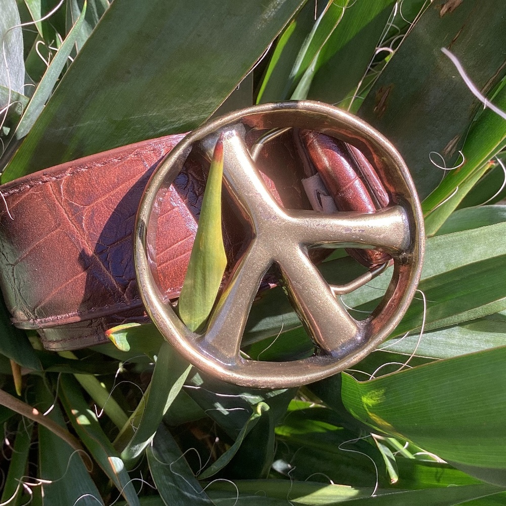 Kensie Genuine Leather Peace Sign Belt - Picture 1 of 10